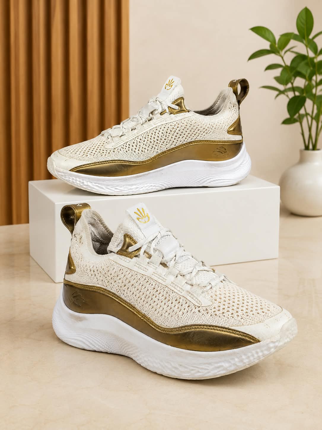 Men’s Off-White & Gold Breathable Knitted Sports Sneakers