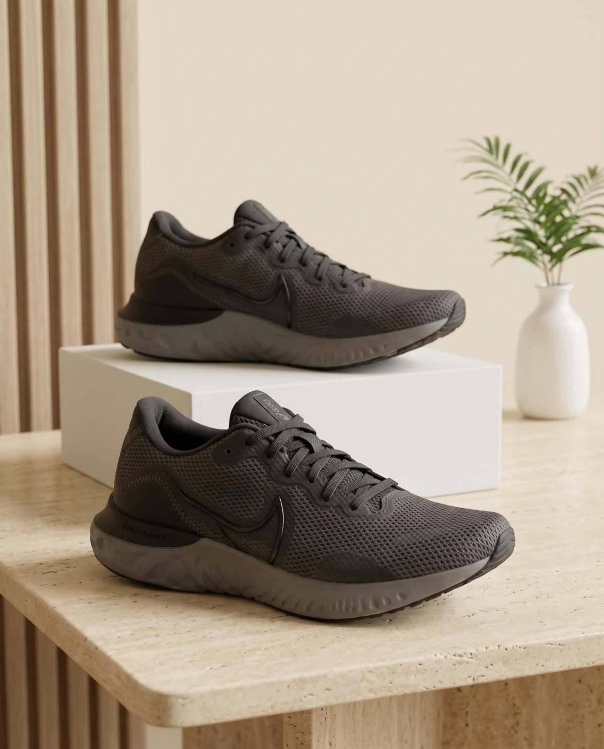 Nike Legend React – Charcoal Grey & Black