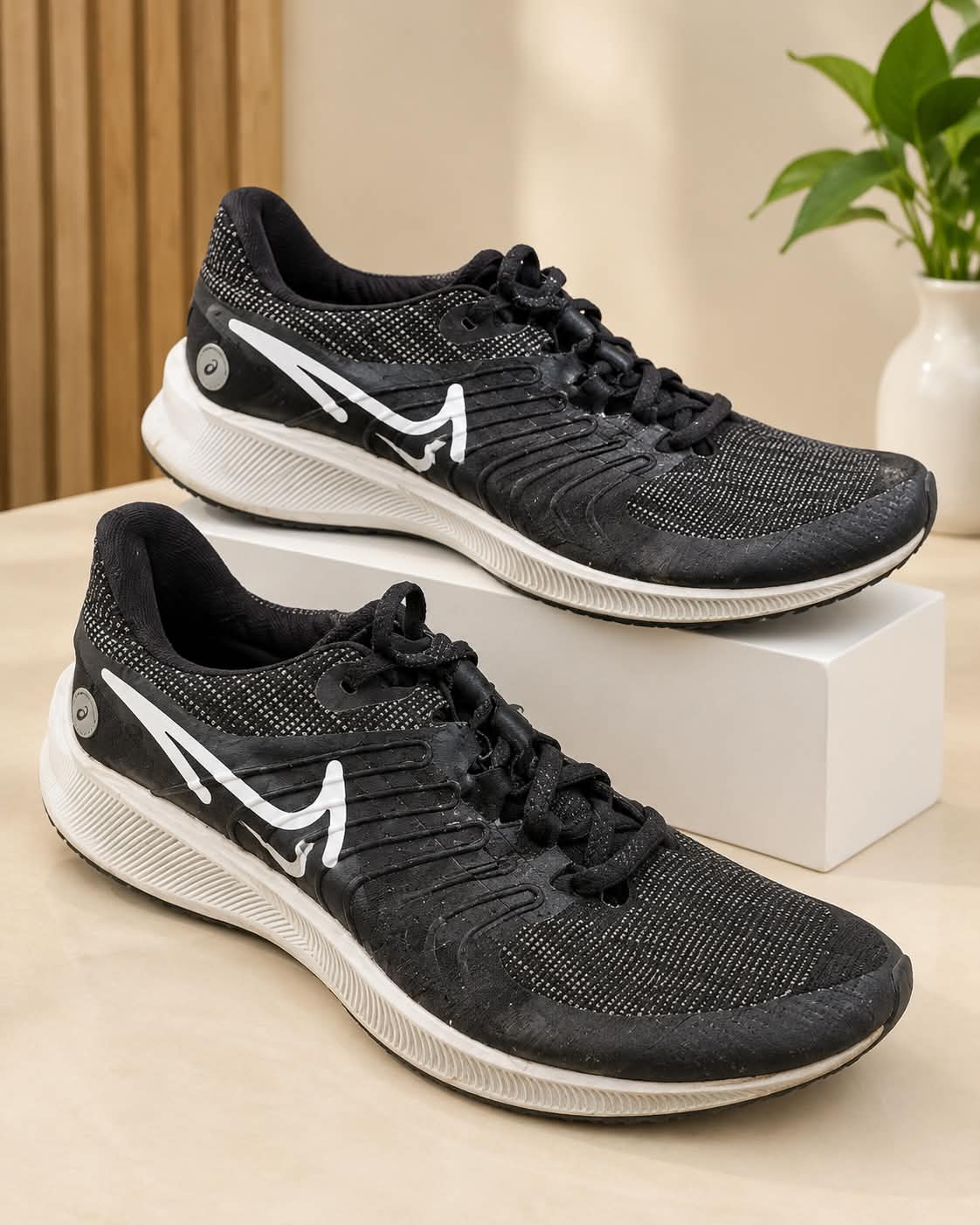 NIKE GEL-Excite / Hyper Speed – Black & White
