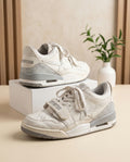 Sturysn – Off-White & Grey
