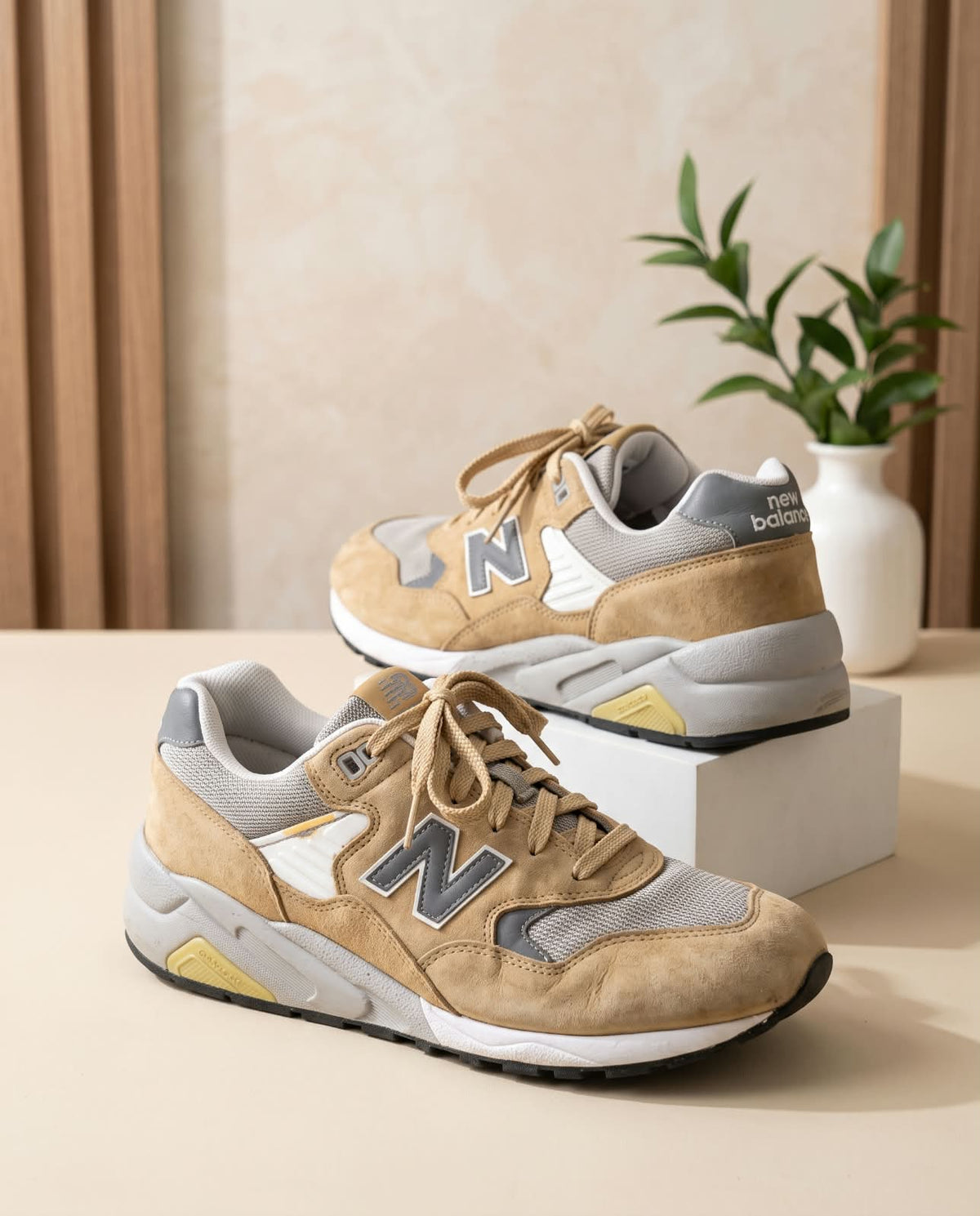 New Balance 580 – Wheat, Grey & White