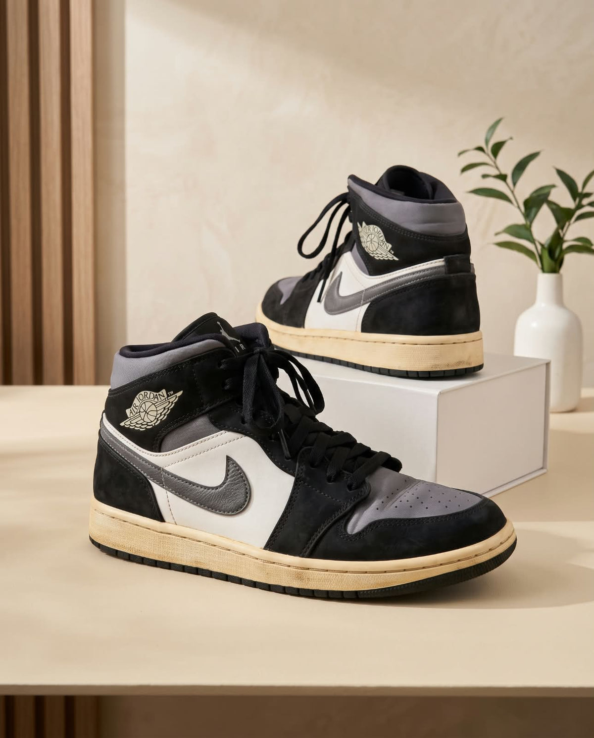 Air Jordan 1 High / Mid – Shadow / Black, Medium Grey & White