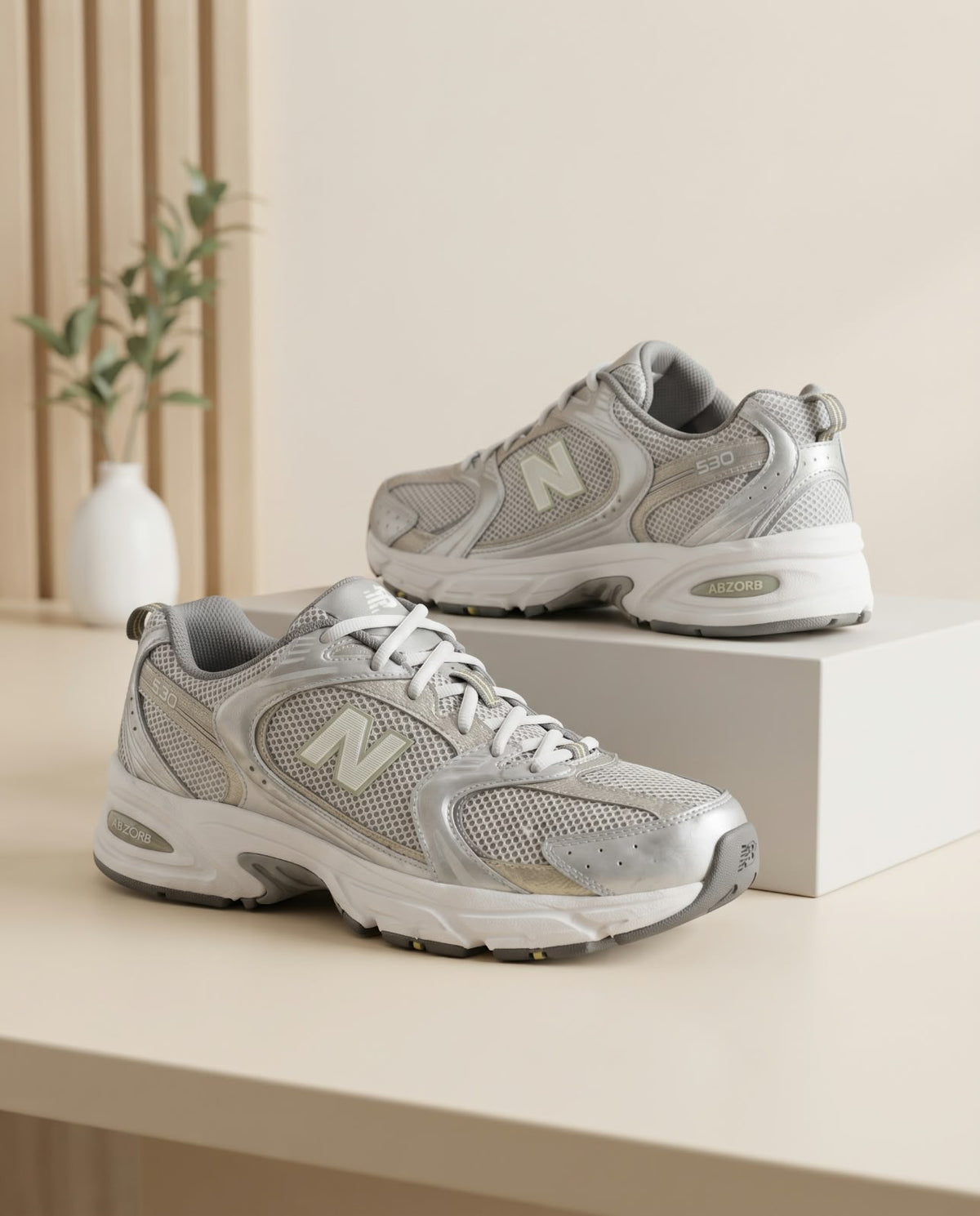 New Balance 530 – White & Silver Metallic