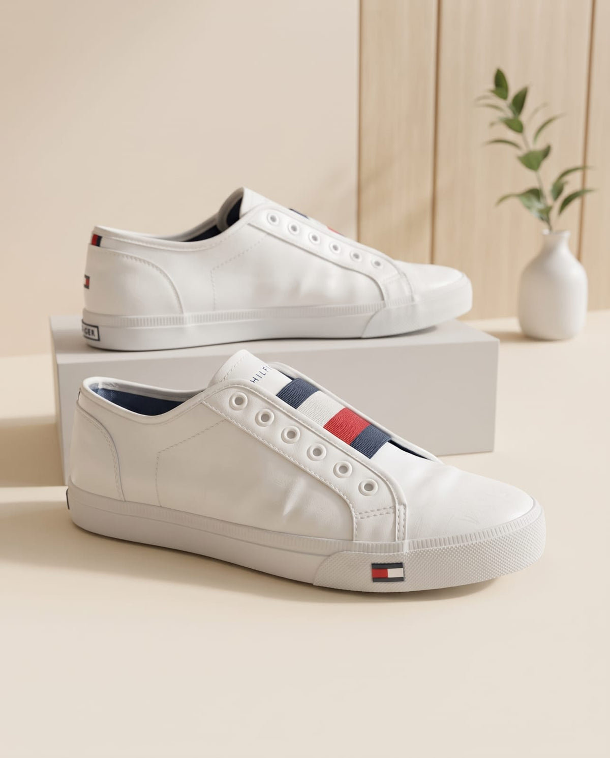 Tommy Hilfiger Low-Top – White & Signature Stripe
